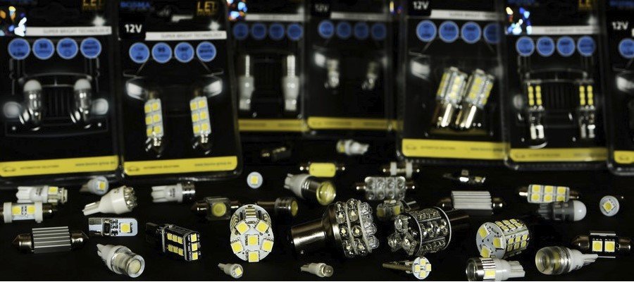 Becuri de lumina cu led-uri cu halogen LED xenon Polonia 01